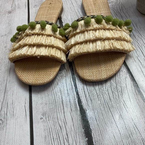 BCBGENERATION Genna Straw Pom Pom Slides - Picture 3 of 9